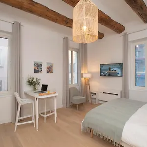 Design Suites - Vieux Port , Marseille France