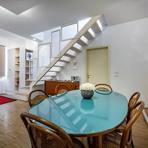 Yid Penthouse On River With Parking , Florence Italy